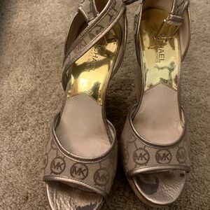 Michael Kors Gold and Tan Heels with Chic Design